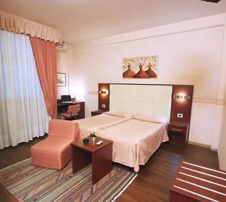 מלון Massimo D'azeglio 3*